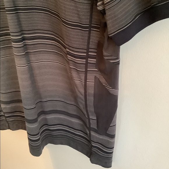 Lululemon Polo Shirt Men’s L - Picture 6 of 16